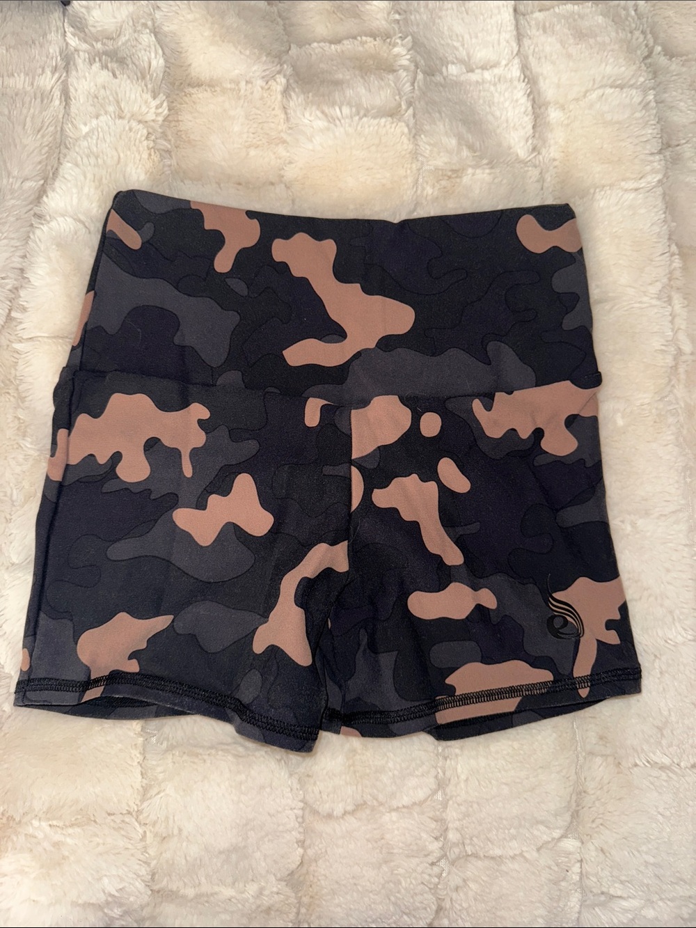 High-Waist Camo Active Shorts - Women's Black & Mauve